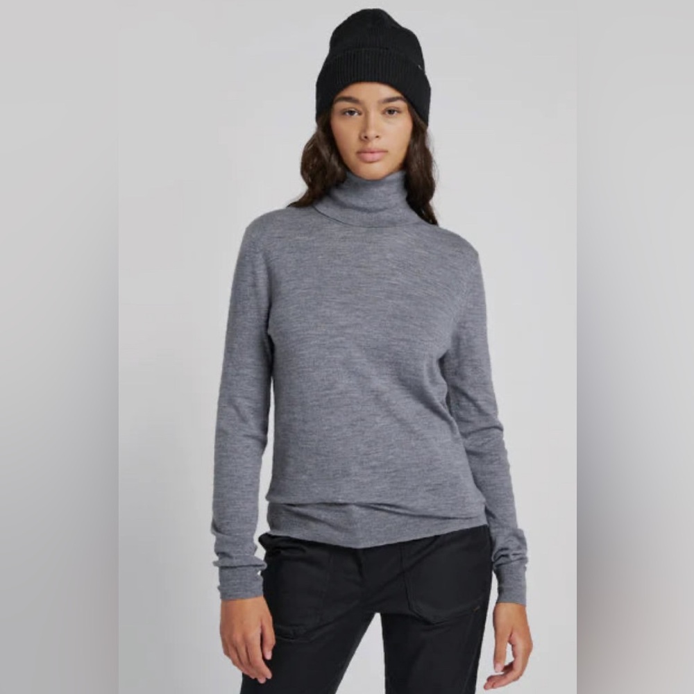 TILLEY merino wool turtleneck sweater